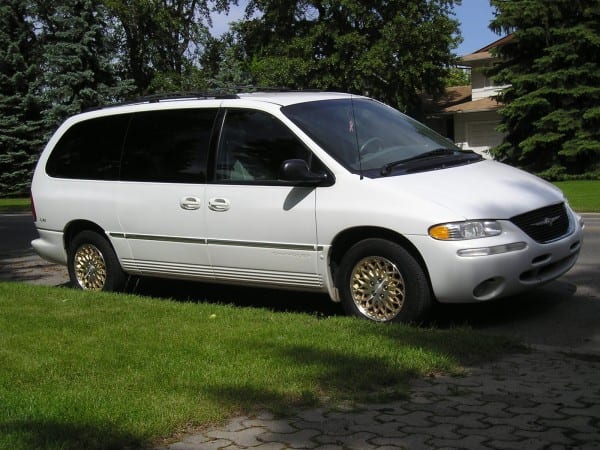 1996 Chrysler Town And Country  17