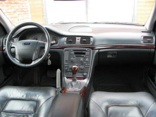 2001 Volvo S80 Photos, Informations, Articles