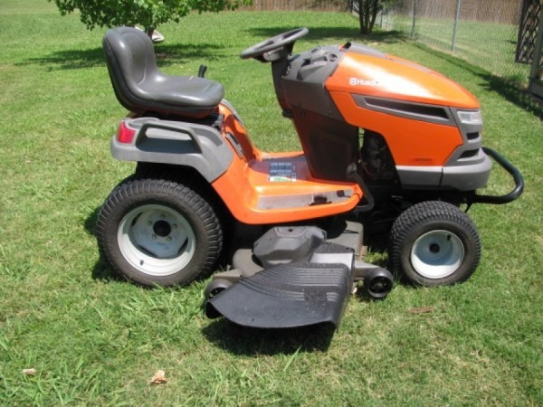 Husky Riding Mowers Lawn Tractor