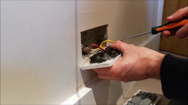 How To Install A Double Usb Electrical Wall Socket (dual Usb Ports