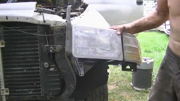 How To  Replace 2001 Dodge Ram Headlight