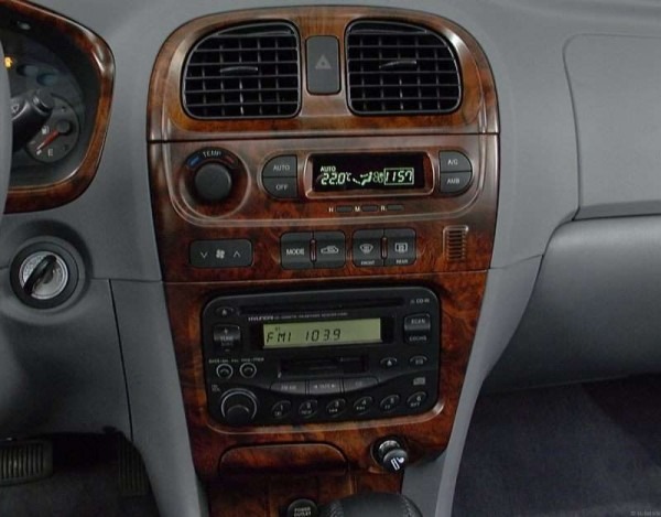 2000 Hyundai Sonata Base Sedan Interior