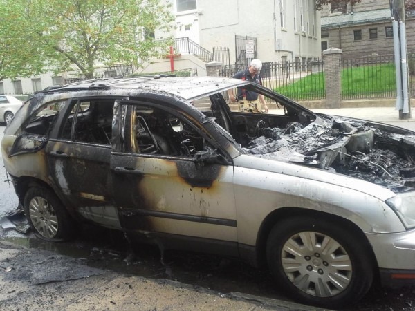 2005 Chrysler Pacifica Car Caught On Fire  2 Complaints