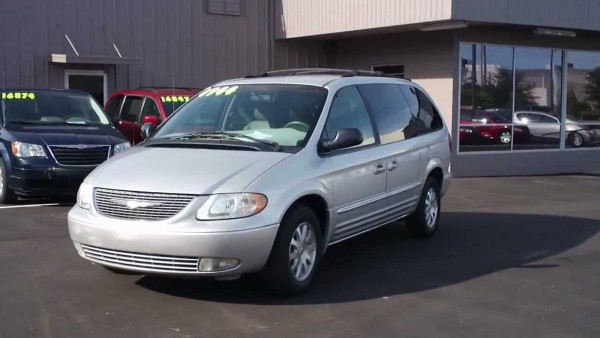 Jennifer's Jewell! 2001 Chrysler Town & Country Lxi