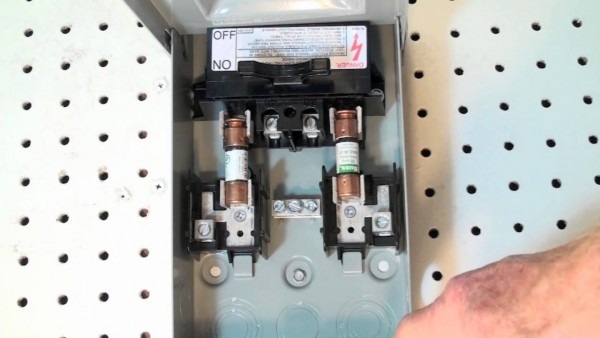 Disconnect Fuse Box