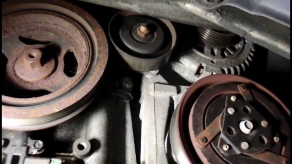 How To Replace The Alternator On A Nissan Maxima