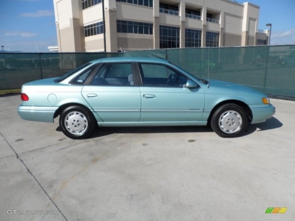 1995 Ford Taurus Photos, Informations, Articles