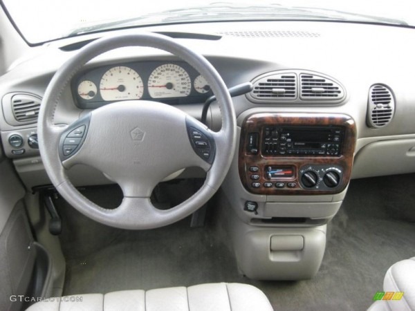 1999 Chrysler Town And Country
