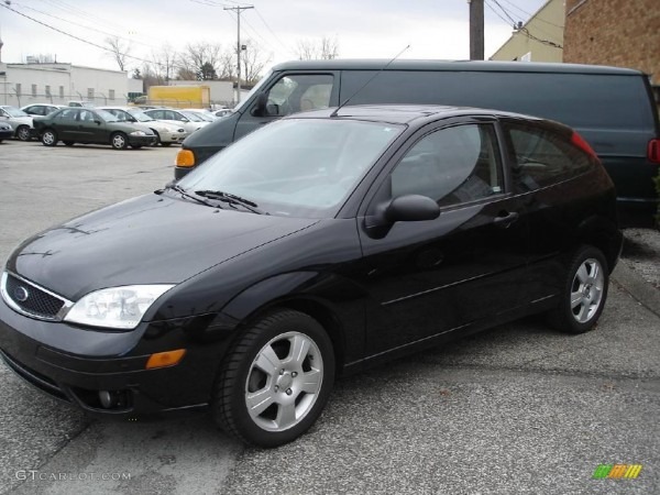 2005 Pitch Black Ford Focus Zx3 Ses Coupe  21458622
