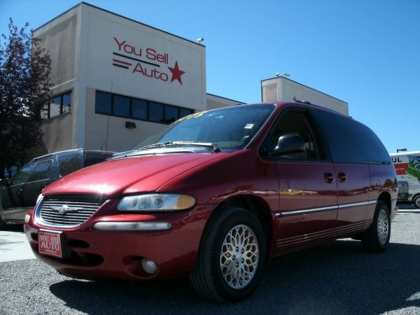 1998 Chrysler Town And Country Lxi Awd @ $4,775