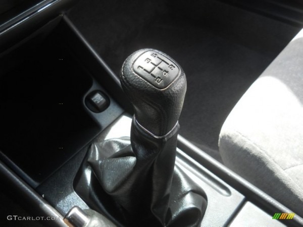 2001 Honda Accord Dx Sedan 5 Speed Manual Transmission Photo