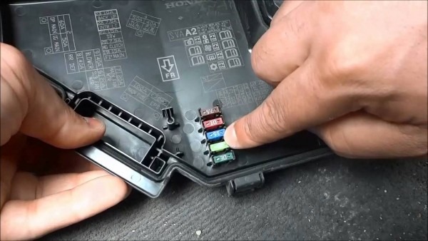 How To Check Car Fuses