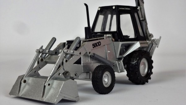 1 35 Case 580d Backhoe Silver Anniversary Edition