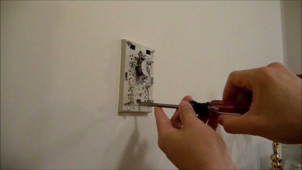 How To Replace An Analog Thermostat With A Digital (hd)