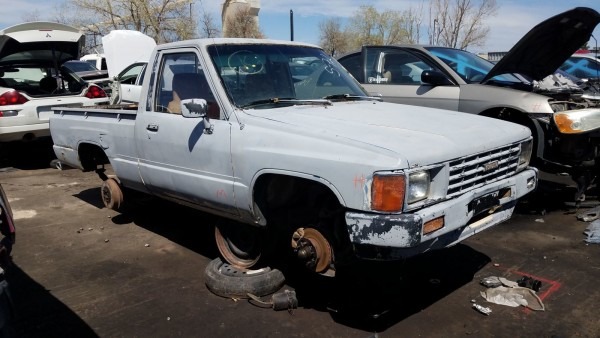 Junked 1984 Toyota Hilux Truck Photo Gallery