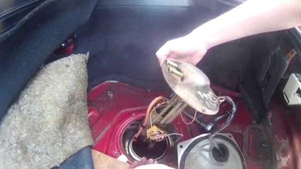 Nissan S13 Fuel Pump Removal
