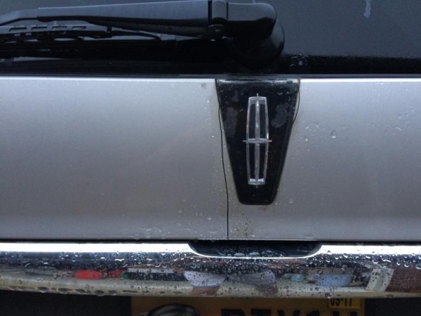 2003 Lincoln Aviator Crack In Rear Panel Below Window  16 Complaints