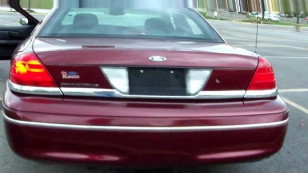 2005 Ford Crown Victoria Tail Lights