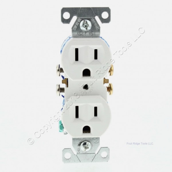 Cooper Residential White Outlet Duplex Receptacle Nema 5