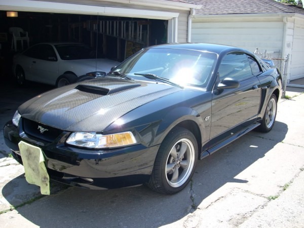 Quick Pic  2000 Mustang Gt