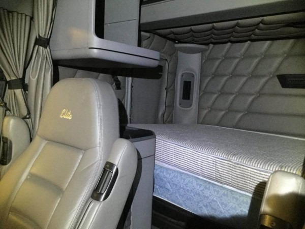 2007 Freightliner Columbia 120 Interior Curtain For Sale