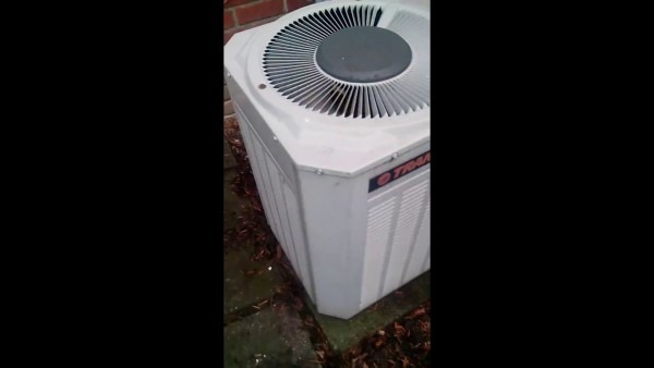 Trane Xe800 Airconditioner Running At Friends House