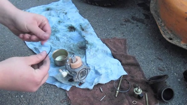 How To  Rebuild A Briggs And Stratton Intek Carburetor