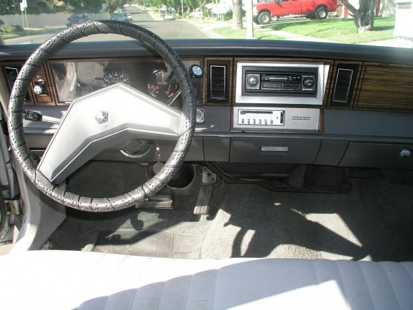 1984 Plymouth Reliant Photos, Informations, Articles