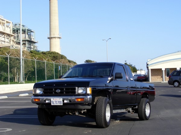 Blackion 1992 Nissan D21 Pick