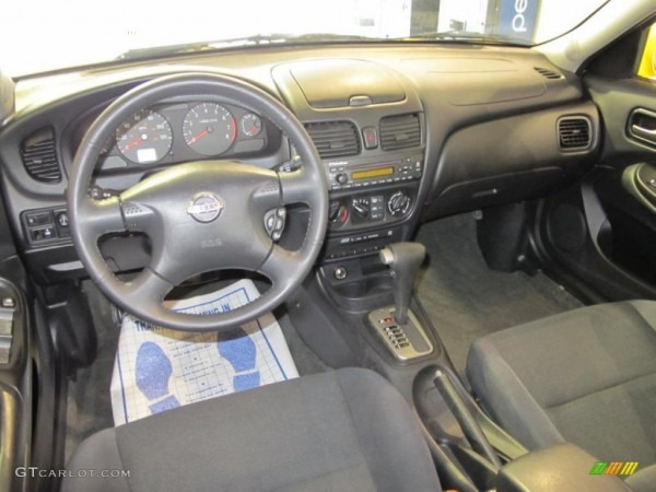 Charcoal Interior 2006 Nissan Sentra 1 8 S Special Edition Photo
