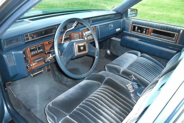 Captivating 1989 Cadillac Fleetwood Interior O  9172