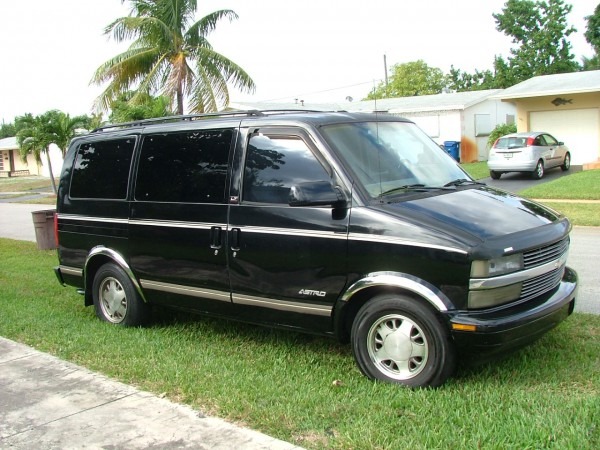 Chevrolet Astro Van  2685606