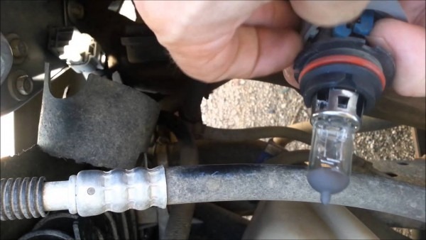 How To Change The Headlight Bulb On A 2000 Dodge Ram Truck (1994