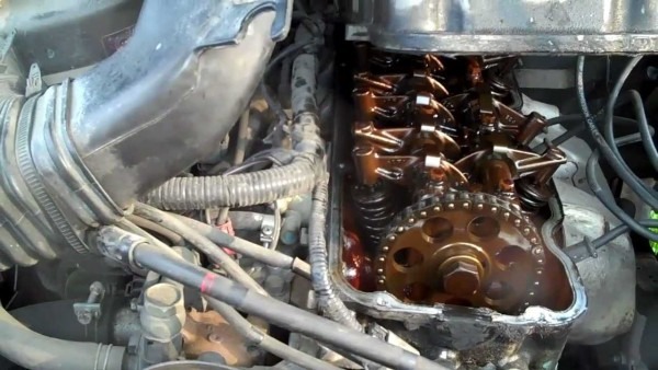 Replace Timing Chain On 1995 Nissan 4x4