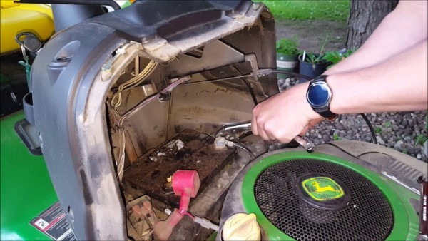 Riding Lawn Mower Wont Start  (try This Before Buying A New