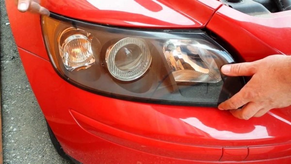 How To Replace Front Headlight Headlamp Light Bulbs On A 2004 2005