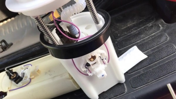 How To Install A Fuel Pump In A 2002 Gmc Yukon