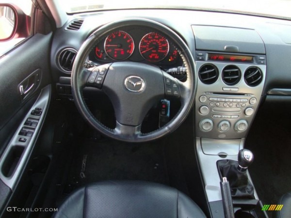 Black Interior 2004 Mazda Mazda6 S Hatchback Photo  42181204