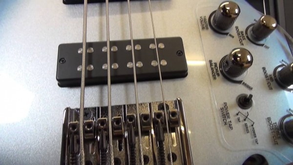 Ibanez Sr300e Bass Guitar Review