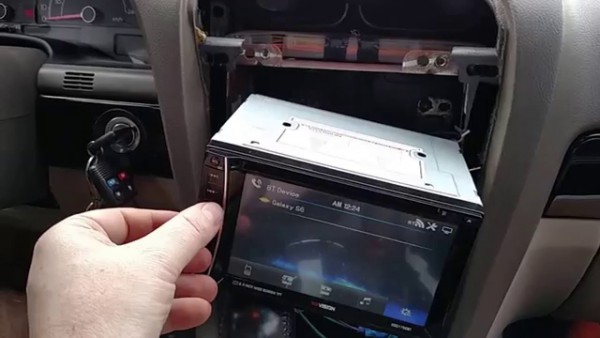 Review And Install Of The Xo Vision Double Din Radio, With Factory