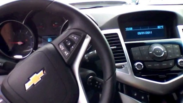 2011 Chevrolet Cruze Lt Start Up, Quick Tour, & Rev With Exhaust