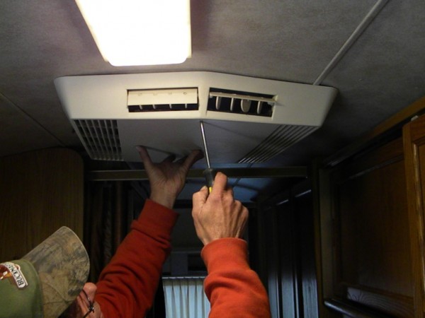 troubleshooting travel trailer air conditioner